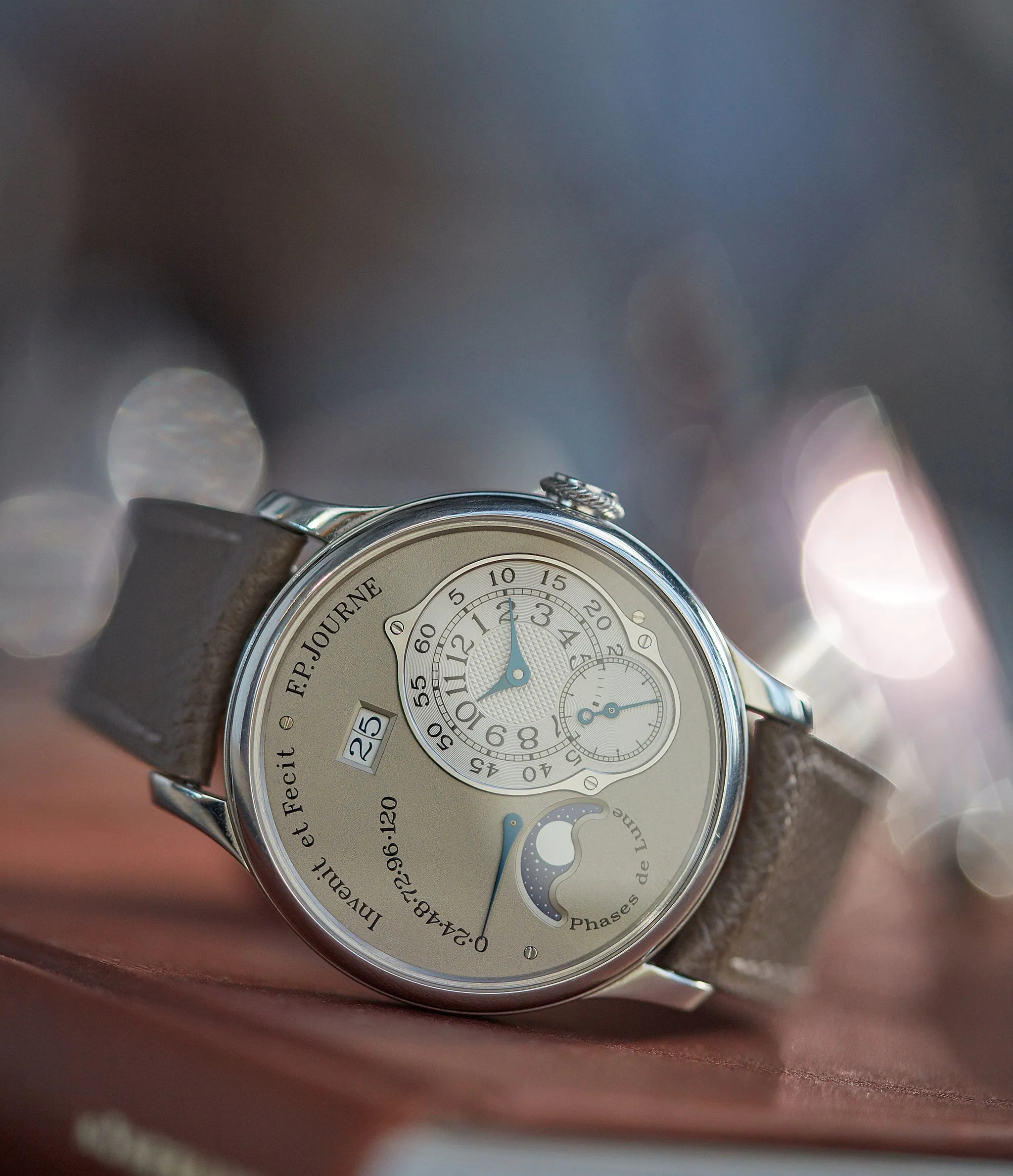 Octa Lune | 38mm | Platinum