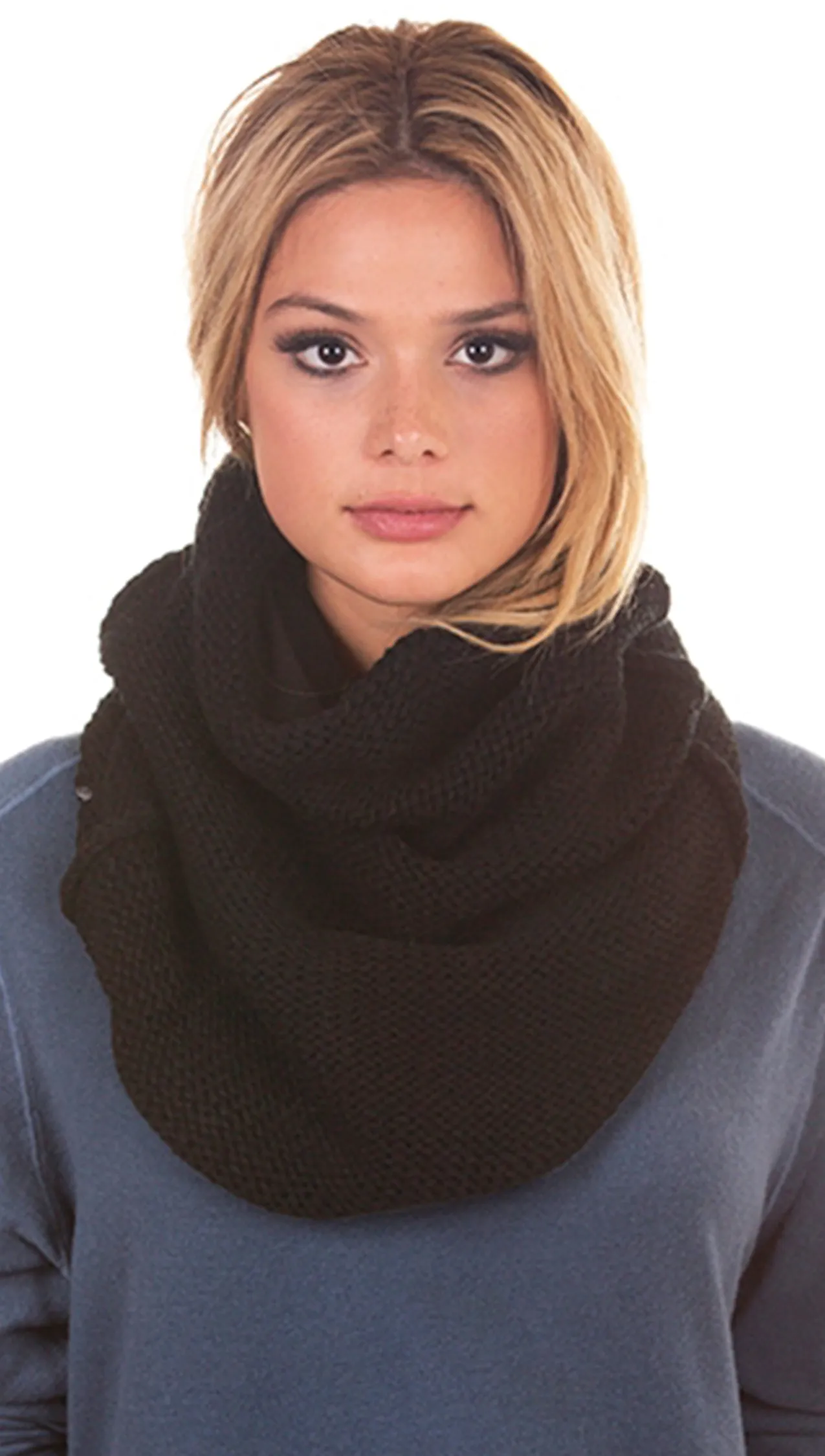 Plush Chunky Knit Neckwarmer Black