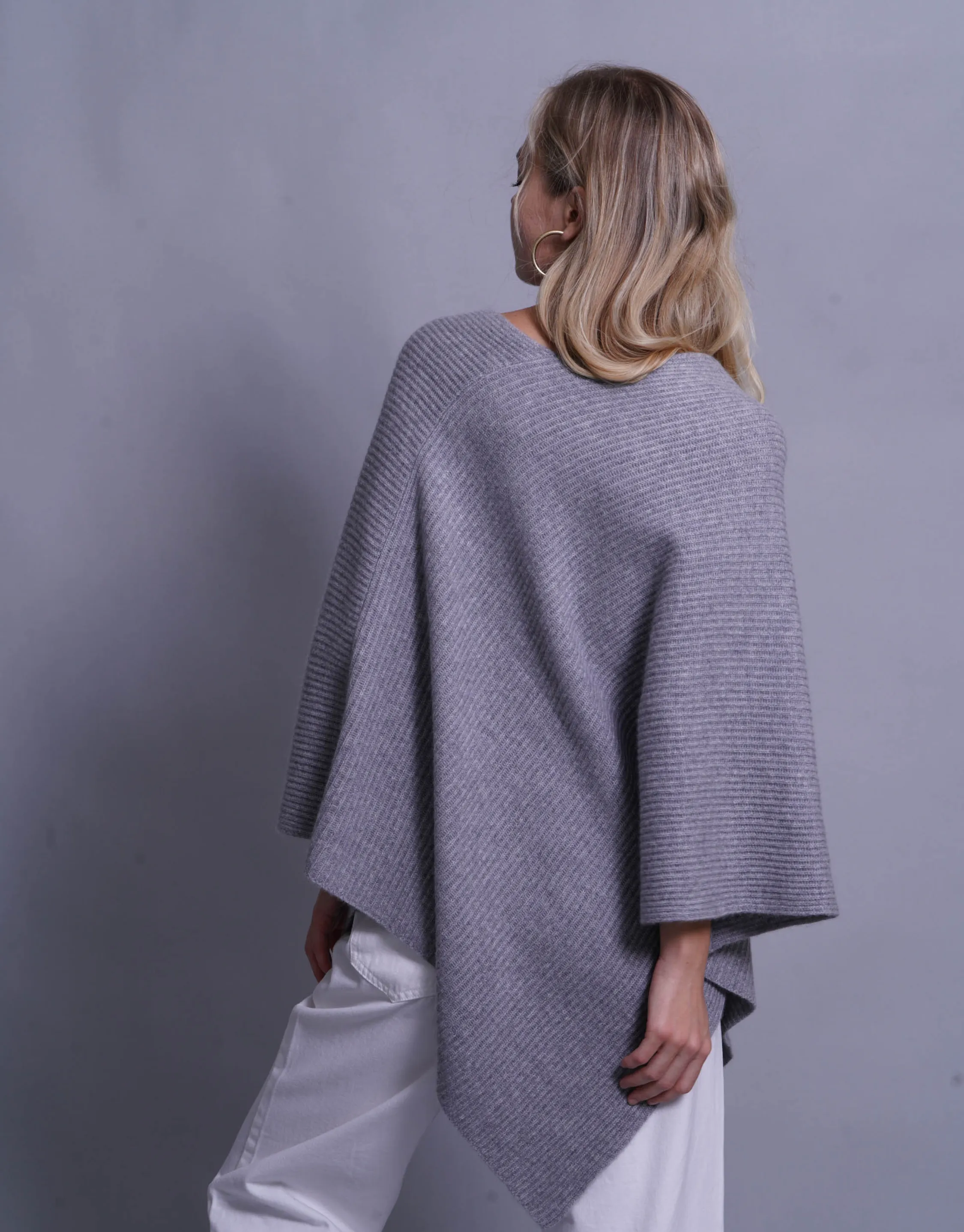 Thick Ribbed Poncho in Derby