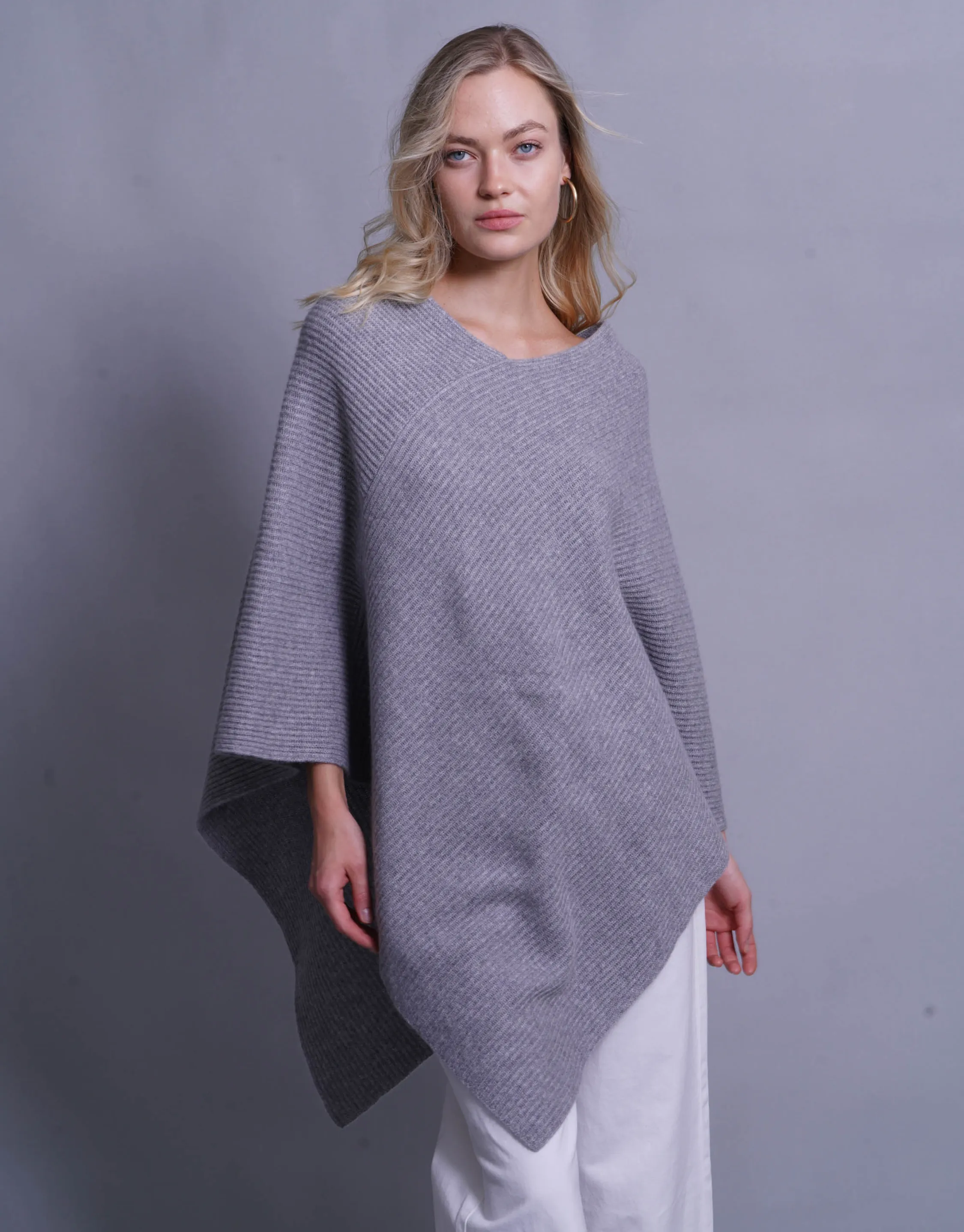 Thick Ribbed Poncho in Derby